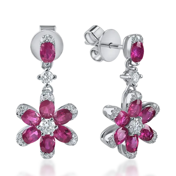 Cercei floare din aur alb cu rubine ovale si diamante de 2.1ct