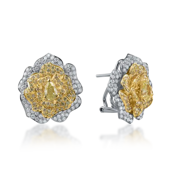 Cercei floare din aur alb-galben cu diamante galbene si incolore round si pear de 2.6ct