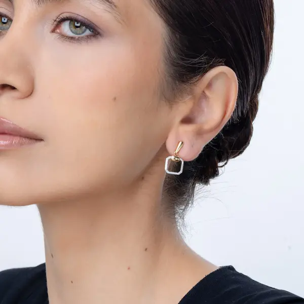 Cercei geometrici din aur galben cu diamante de 0.165ct