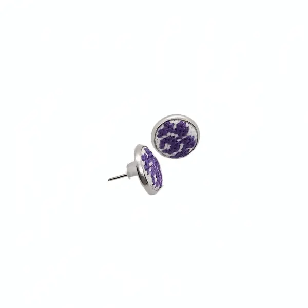 Cercei inox tip surub cu broderie florala mov, diametru 10 mm