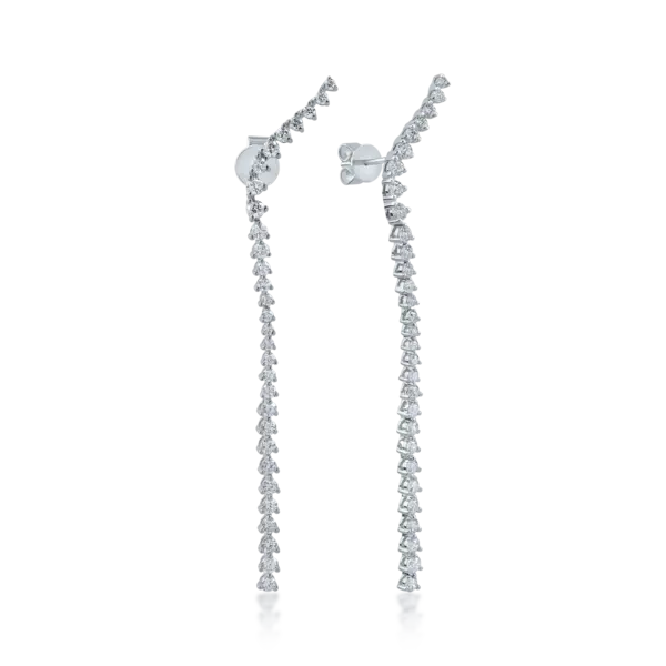 Cercei lungi din aur alb cu diamante de 1.83ct