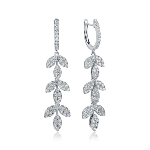 Cercei lungi din aur alb cu diamante de1.96ct