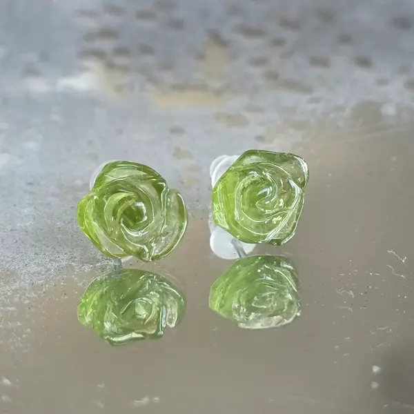 Cercei stud turmalina verde din argint model Flower#2