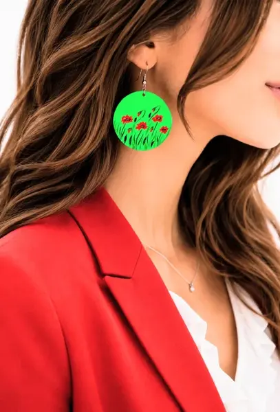 Cercei verzi handmade din piele naturala ,pictati cu maci