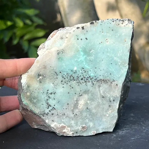 Cluster calcedonie cu crom albastru-verzuie din Zimbabwe | Model 2