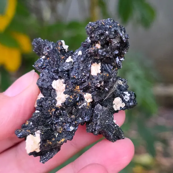 Cluster turmalina neagra model 14 din Erongo, Namibia