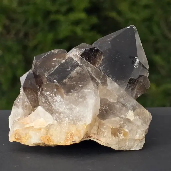 Cluster / varf cuart fumuriu din Brazilia, model L1
