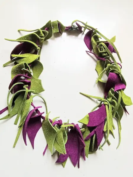 Colier handmade unicat din piele naturala,nuante olive si mov