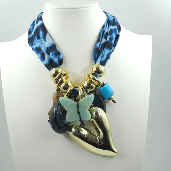 Colier statement albastru cu inima aurie si fluture , stil italian