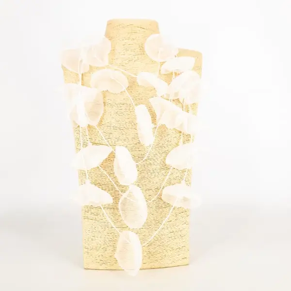 Colier statement ivoire cu petale textile de mac 3D din organza - design artistic italian