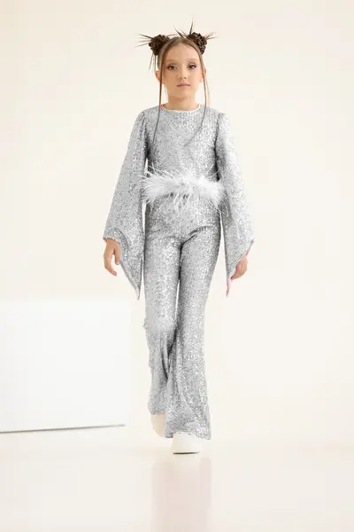 Compleu argintiu elegant pentru fete, din paiete bluza cu fulgi naturali si pantalon evazat - Eliana