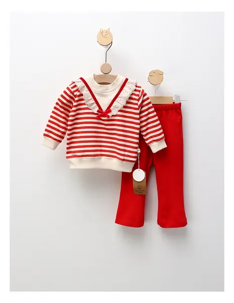 Compleu cu broderie Freya, model cu rosu