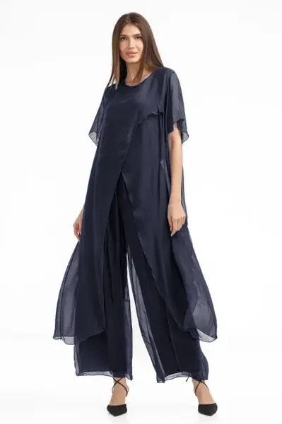Compleu cu pantaloni lejeri si bluza fluida in colturi lungi, din matase si vascoza, bleumarin