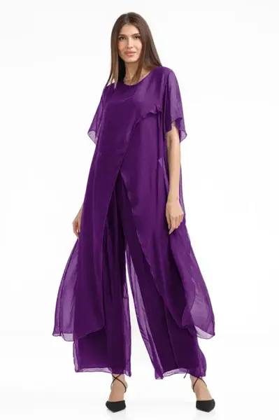 Compleu cu pantaloni lejeri si bluza fluida in colturi lungi, din matase si vascoza, mov