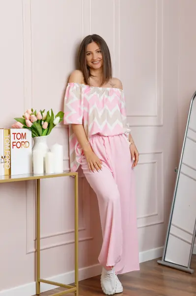 Compleu dama Eleanor cu bluza vaporoasa si pantaloni largi - Roz pastel