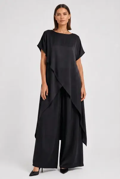 Compleu dama elegant din vascoza cu tunica asimetrica si pantaloni palazzo, negru
