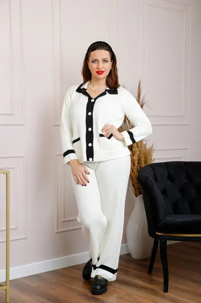 Compleu Jasmine alb din tricot cu bluza si pantaloni