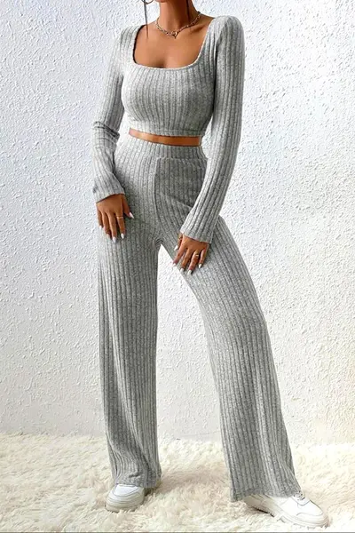 Compleu tetra Charlotte, cu bluza crop, decolteu amplu si pantaloni lejeri, Gri