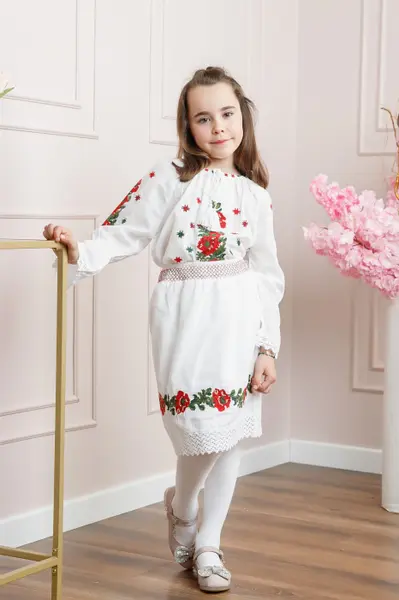 Compleu traditional alb pentru fetite cu motiv floral rosu Darina