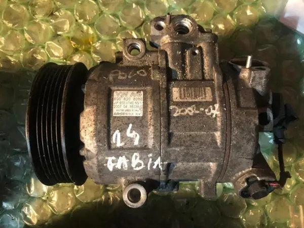 Compresor aer conditionat 6Q0820808B Volkswagen Polo 4 (2001-2005) 1.4 benzina