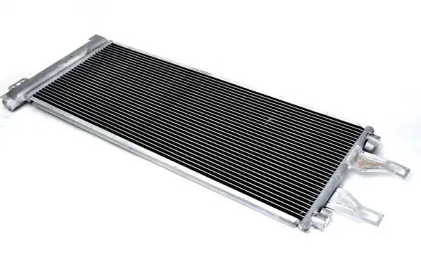 Condensator climatizare potrivit (Cu uscate CITROEN JUMPER (06 -): DM + 2.2 HDi, 3.0 HDi DM +, FIAT DUCATO (06 -): 3.0 JTD DM +, DM + 2.3 JTD, 2.2 JTD DM +, PEUGEOT BOXER (06 -): 2.2 DM + HDi, 3.0 HDi
