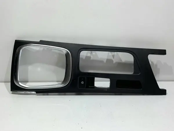 Consola centrala Renault Megane 4 (2016-2020)