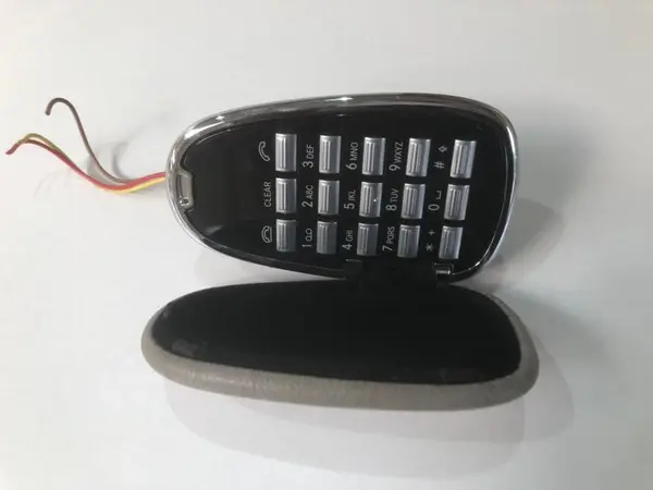 Consola centrala telefon a2218230350 Mercedes S-Class (2005-2009) [W221]