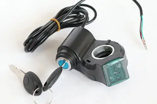 Contact cheie + voltmetru pentru trotinete electrice