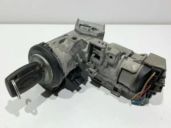 Contact pornire cu cheie 8A6T-15607-AB Ford Fiesta 7 (2008-2012) [MK7]