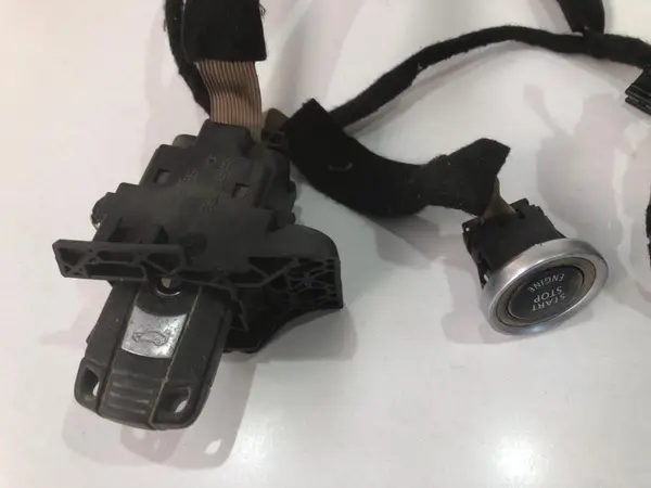 Contact pornire cu cheie si buton start stop 6954720 BMW Seria 1 (2004-2011) [E81, E87]