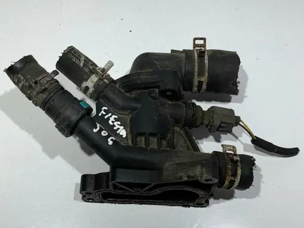 Corp / carcasa termostat CM5G-9K478-GA Ford Focus 3 (2011-2015) 1.0 benzina P4JB