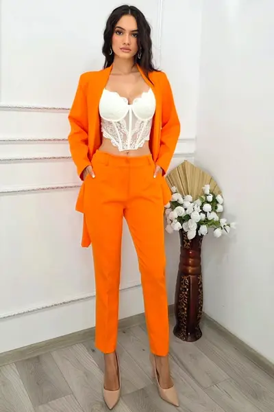 Costum business GRAZYA, sacou cu legare cordon si pantaloni conici, Portocaliu