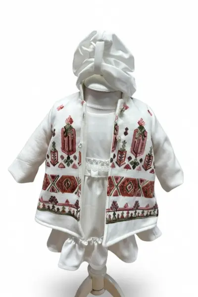 Costum fetita stilizat cu motive traditionale