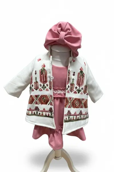 Costum fetita stilizat cu motive traditionale 2