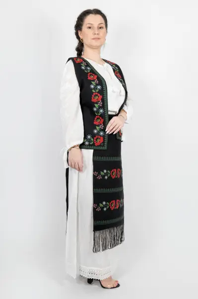 Costum IE Vesta Fusta si 2 Fote Angi 2