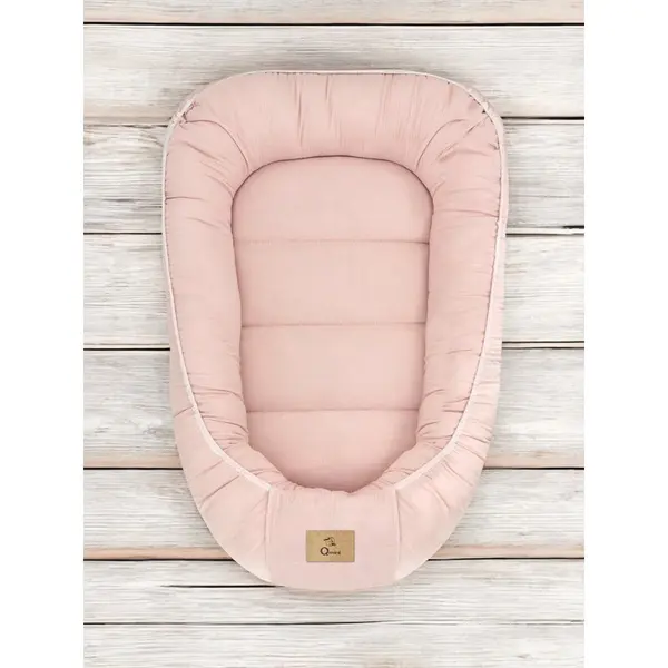 Cosulet pentru bebelusi Qmini Powder Pink Baby Nest 55x75 cm, husa din muselina dubla