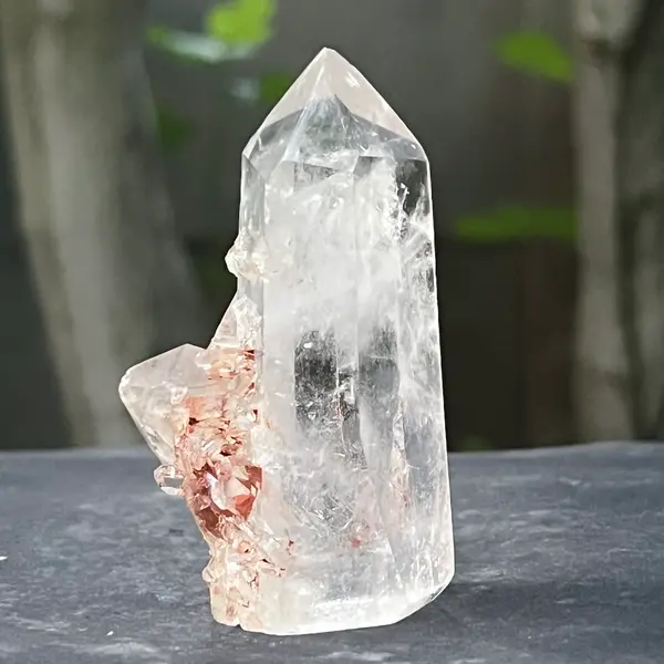 Cristal de cuarț cu incluziuni de goethit brun-portocaliu | Model 1
