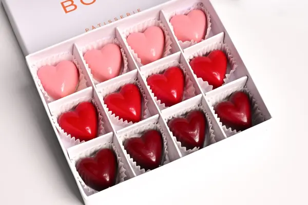 Cutie 12 Praline Inimi Ciocolata Boeme Chocolaterie Vday