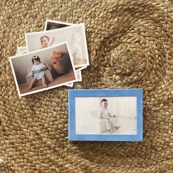 Cutie pentru fotografii, ramă foto bebe, Albastră, Catifea, TWINDECO Blue Velvet Dream Box