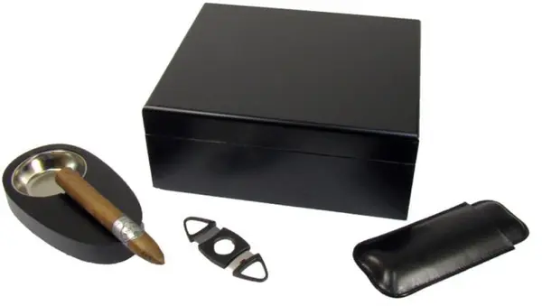 Cutie pentru trabucuri (humidor) Angelo - cu scrumiera, cutit si husa, neagra,