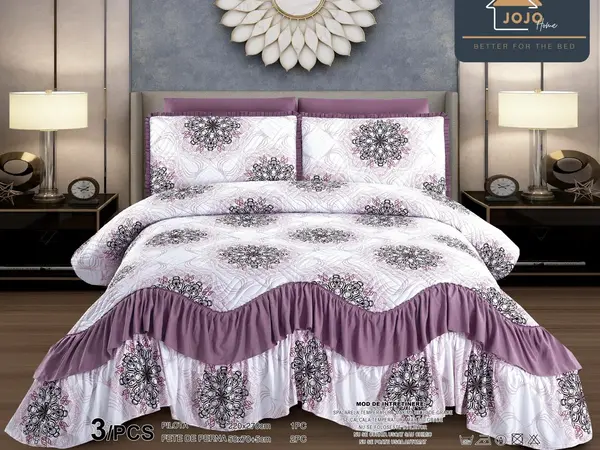 Cuvertura pat dublu, 3 piese, Bumbac Finet, 220x270cm, cu volanase, Jojo Home, Alb-Mov, model elegant
