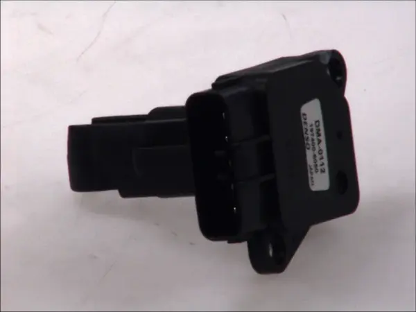 Debitmetru aer (5 pini, cartus) LEXUS IS II; TOYOTA AURIS, AVENSIS, COROLLA, COROLLA VERSO, DYNA, HIACE IV, HILUX VI, HILUX VII, LAND CRUISER 90, LAND CRUISER PRADO, RAV 4 III, YARIS 1.4D-3.0D dupa 20
