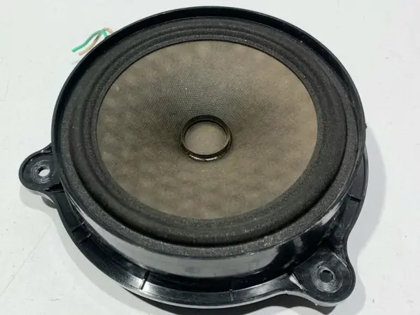 Difuzor audio dreapta fata Renault Laguna 3 (2007-2010)