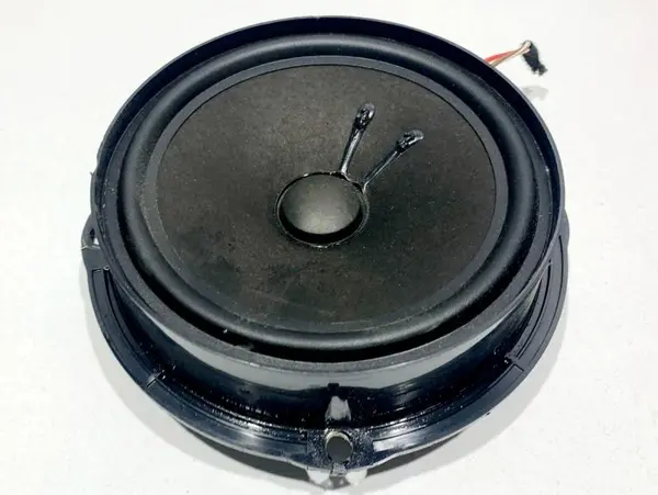 Difuzor audio dreapta fata / spate 5E0035411A Skoda Octavia 3 (2013-2017 )