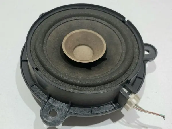 Difuzor audio fata / spate 281440002R Renault Megane 3 (2008-2012)