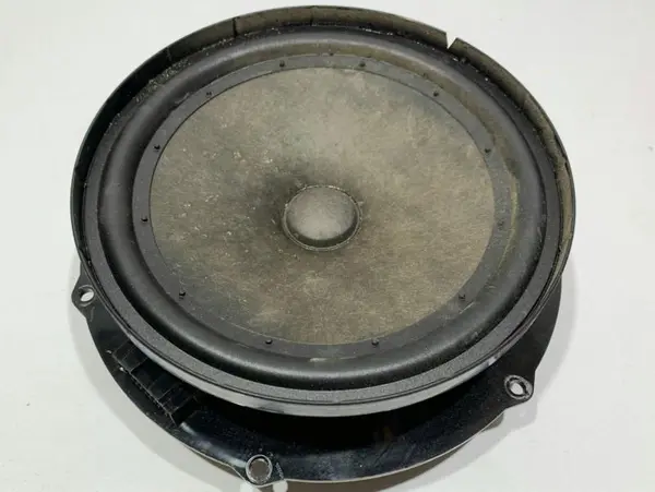 Difuzor audio stanga / dreapta fata 1KM035454D Volkswagen Jetta 5 (2005-2010)