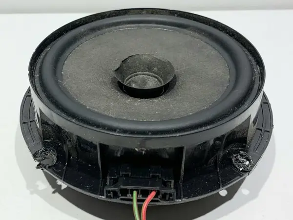 Difuzor audio stanga / dreapta spate 5JA035411C Skoda Fabia 3 (2014-2018)