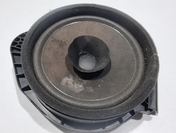 Difuzor audio stanga / dreapta spate Opel Astra J (2009-2012)