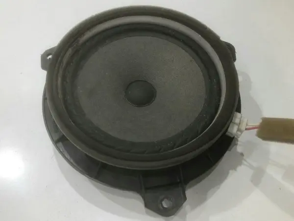 Difuzor audio stanga / dreapta spate Toyota RAV 4 (2005-2010)