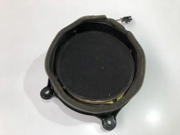 Difuzor audio stanga spate a1638201702 Mercedes ML (1998-2005) [W163]